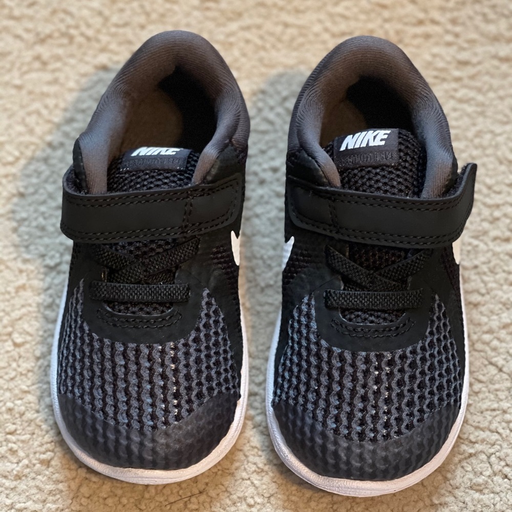 Toddler Nike Sneakers BRAND NEW